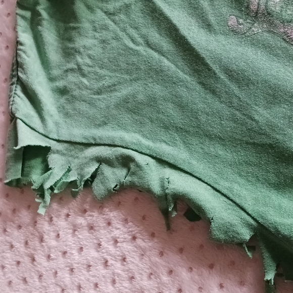 💙Green Saint Patrick's day shirt faded and distressed size large - Picture 4 of 16